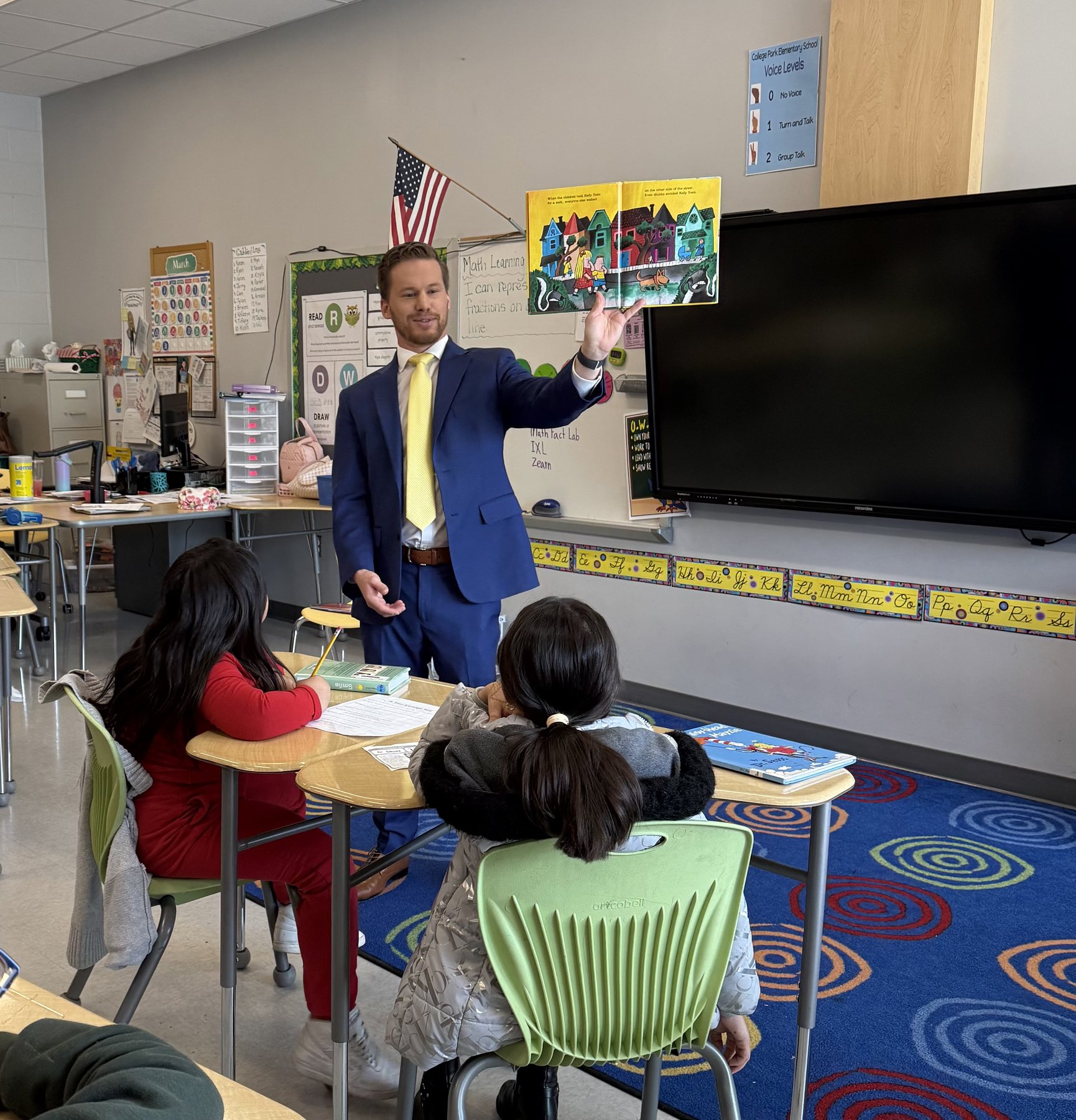 Matt Bennett speaking to students in a classroom